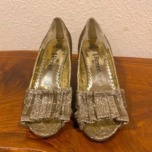 Gold sparkling open-toed pumps, Size 7